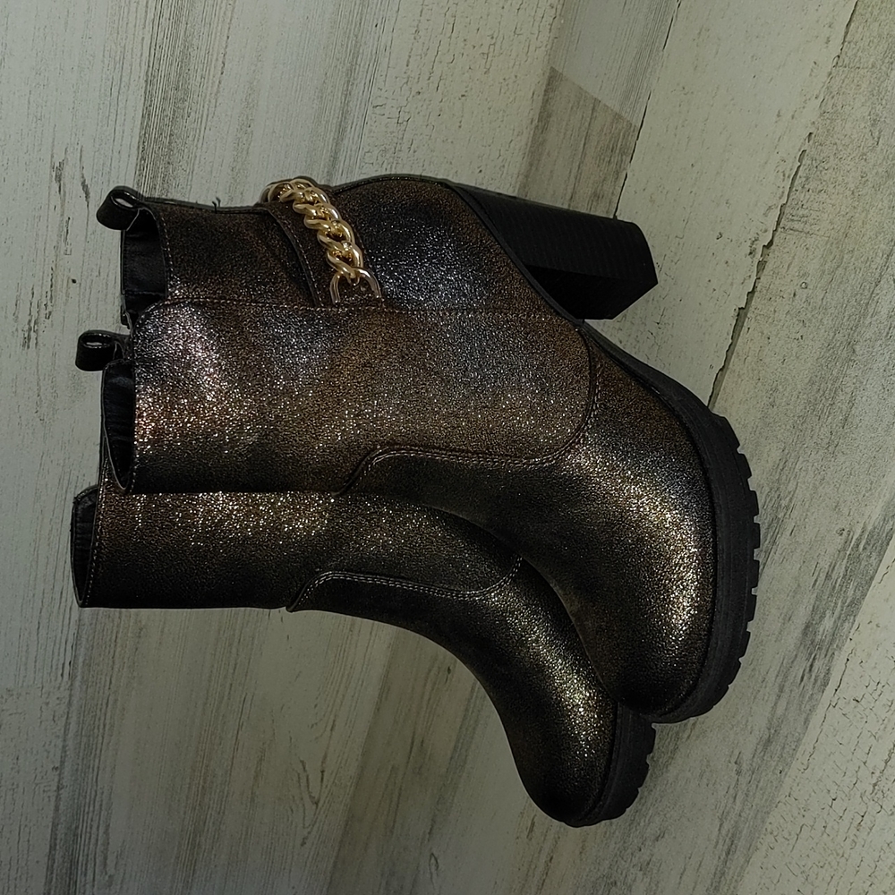 G by Guess Greedy Moto Boot Bootie Sz 6M Gold